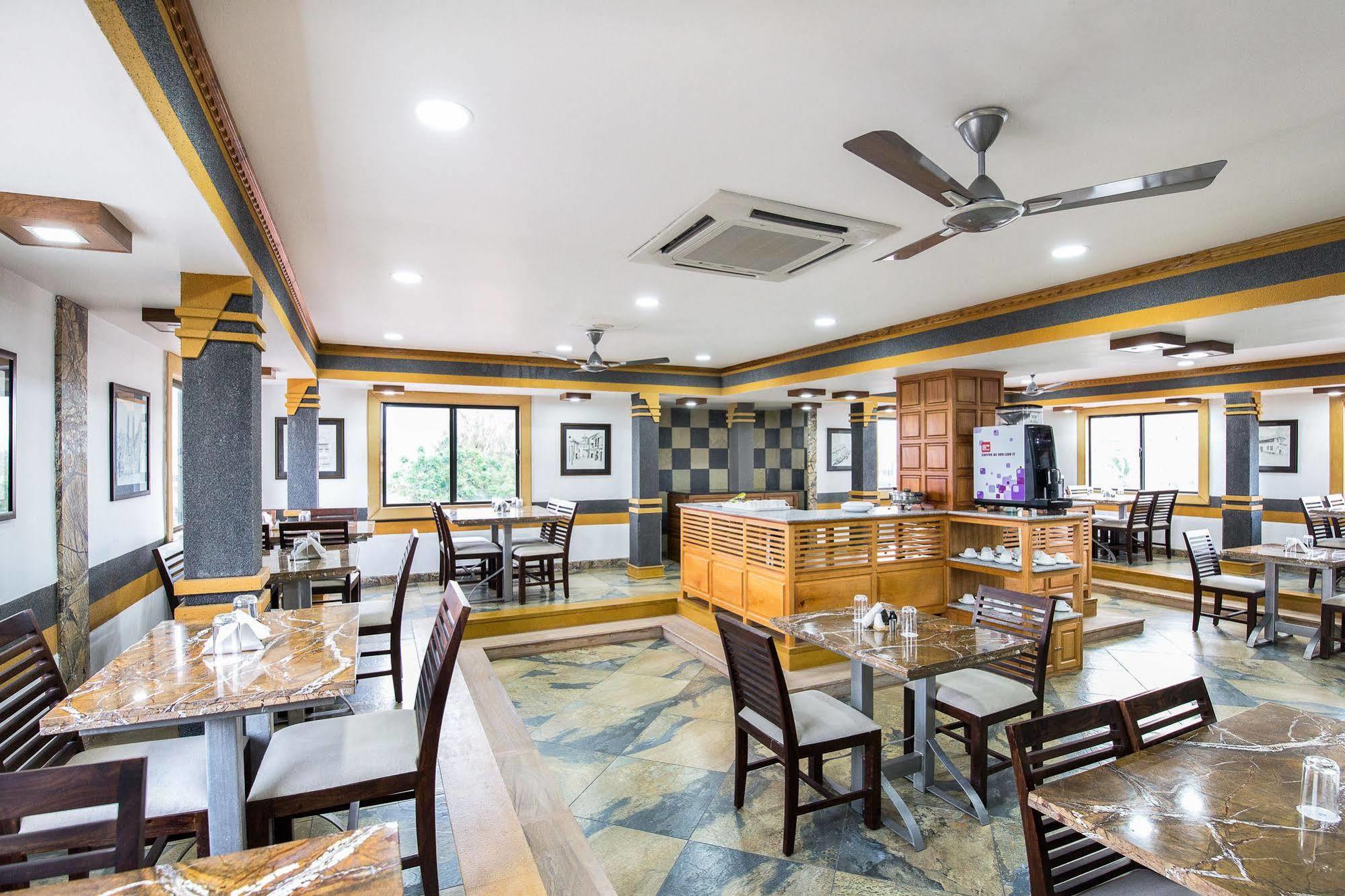 Hotel Mart View Kochi Exterior foto
